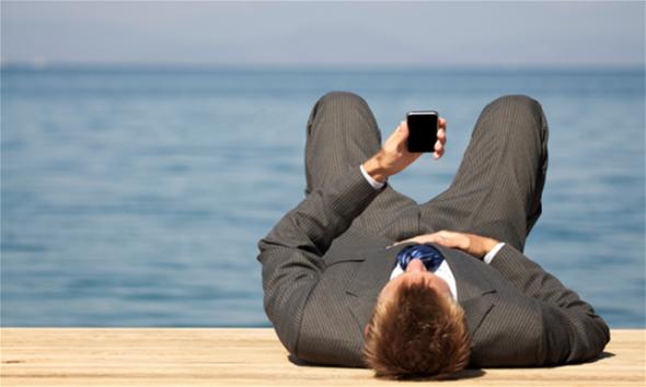 Smartphones spoiling vacations of US workers
